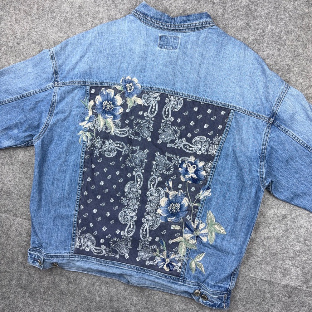 American Eagle Denim Jacket Womens Large Blue Floral Embroidered Bandana Trucker